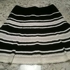 TALBOTS  Black A line Skirt Lace Ric Rac EUC 10 B7